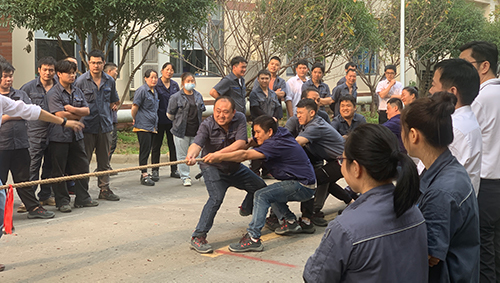 电驱动公司举办拔河比赛